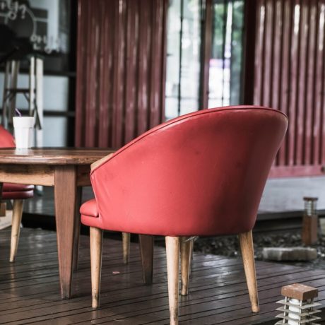 red-chair-table-cafe_1339-6124.jpg